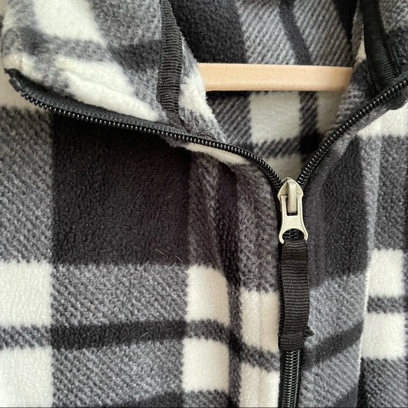 Plaid Fleece zip up - Picture 4 of 5